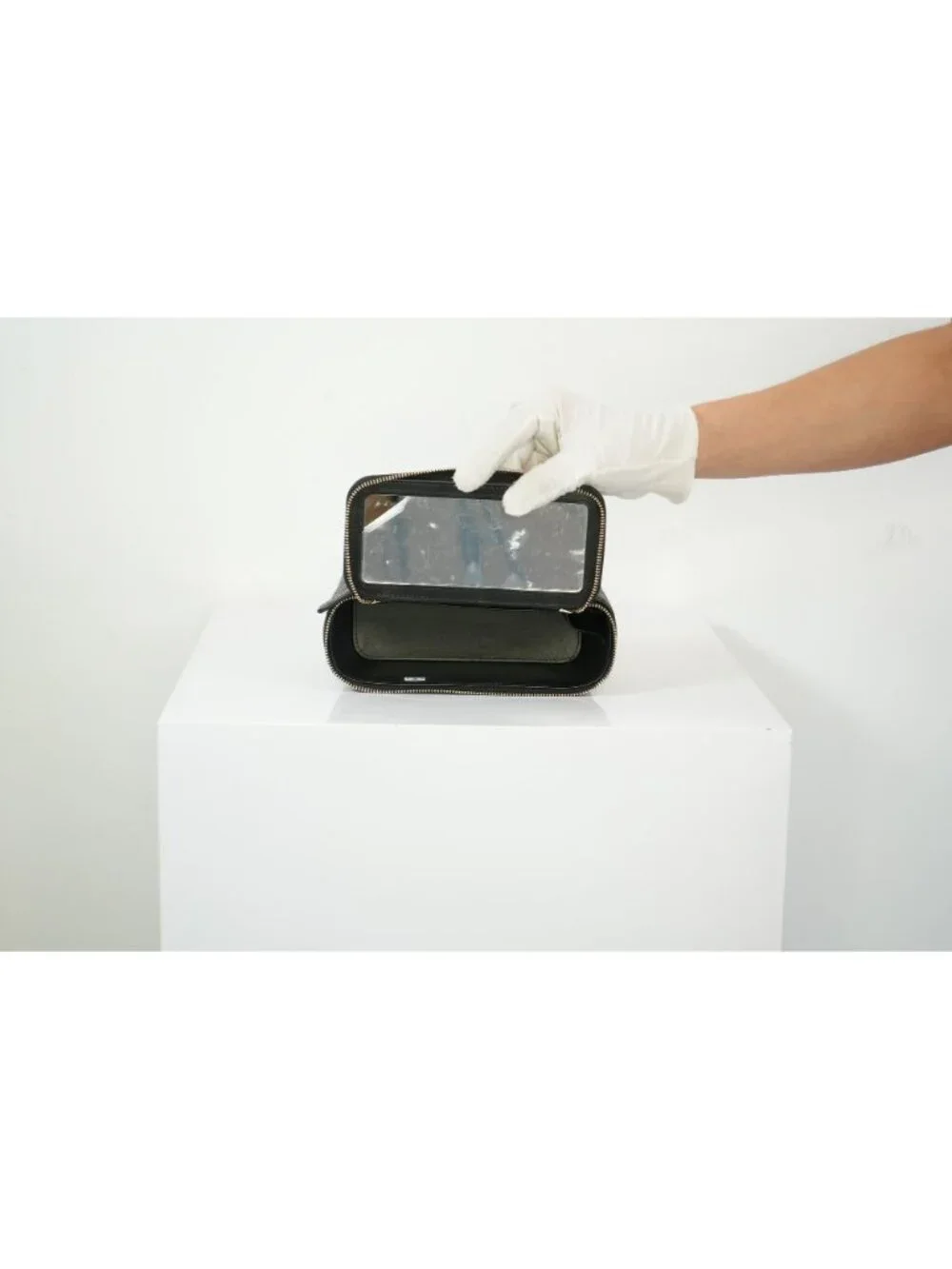 Chanel Black Caviar Vanity (Jewel CC Logo) Full Set